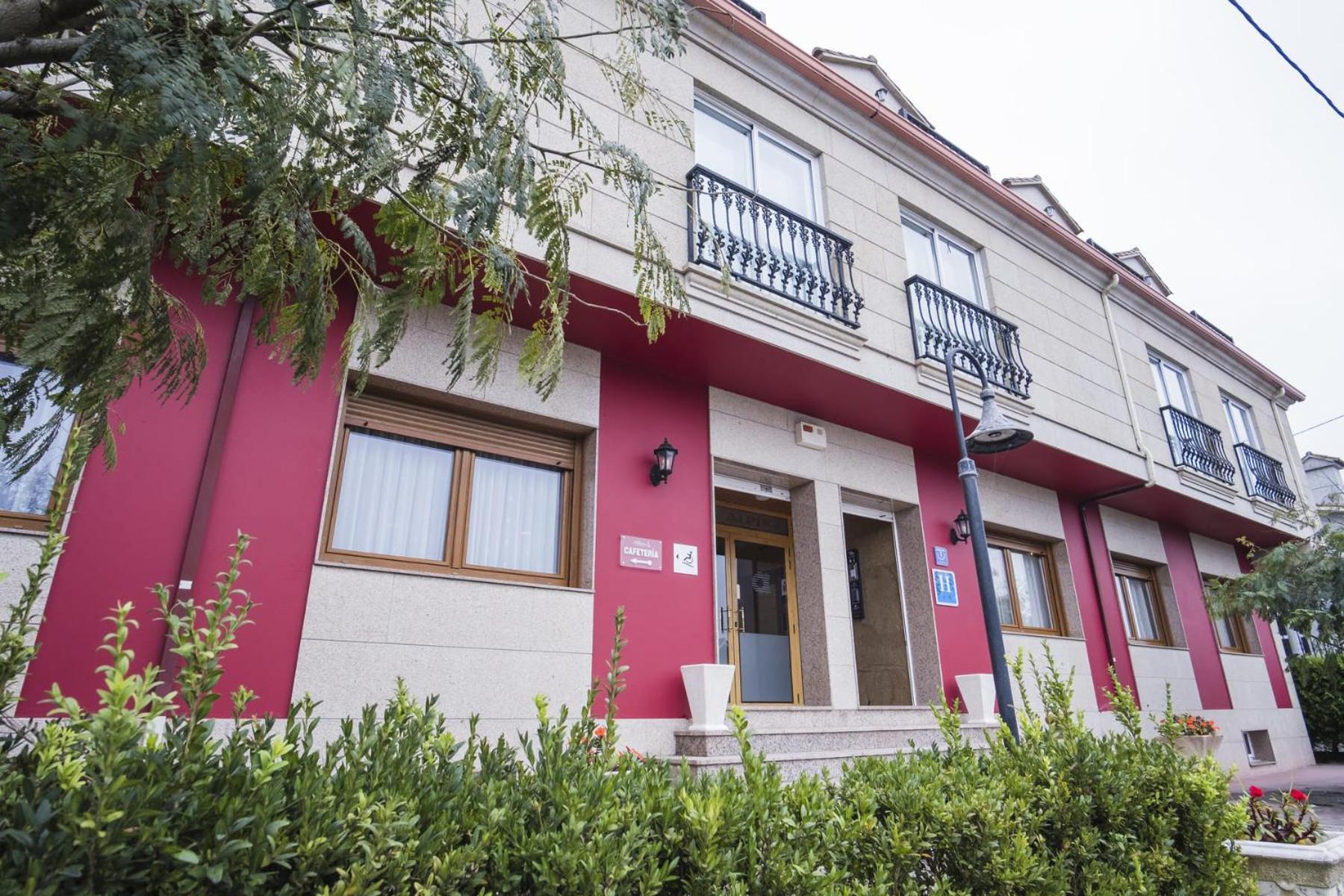 Hotel Alpina Villanueva De Arosa Esterno foto