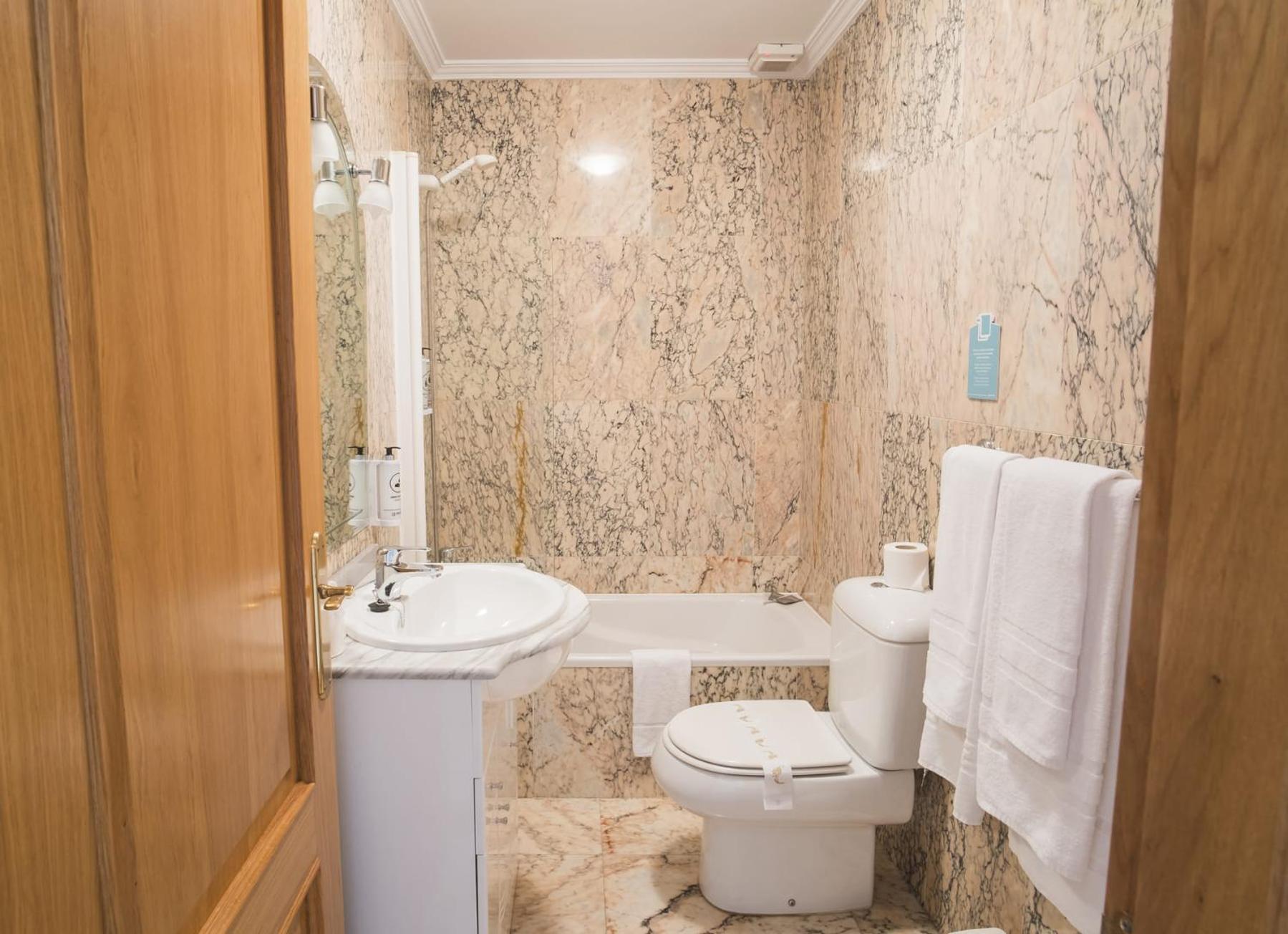Hotel Alpina Villanueva De Arosa Esterno foto