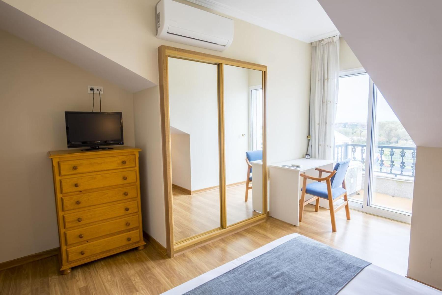Hotel Alpina Villanueva De Arosa Esterno foto