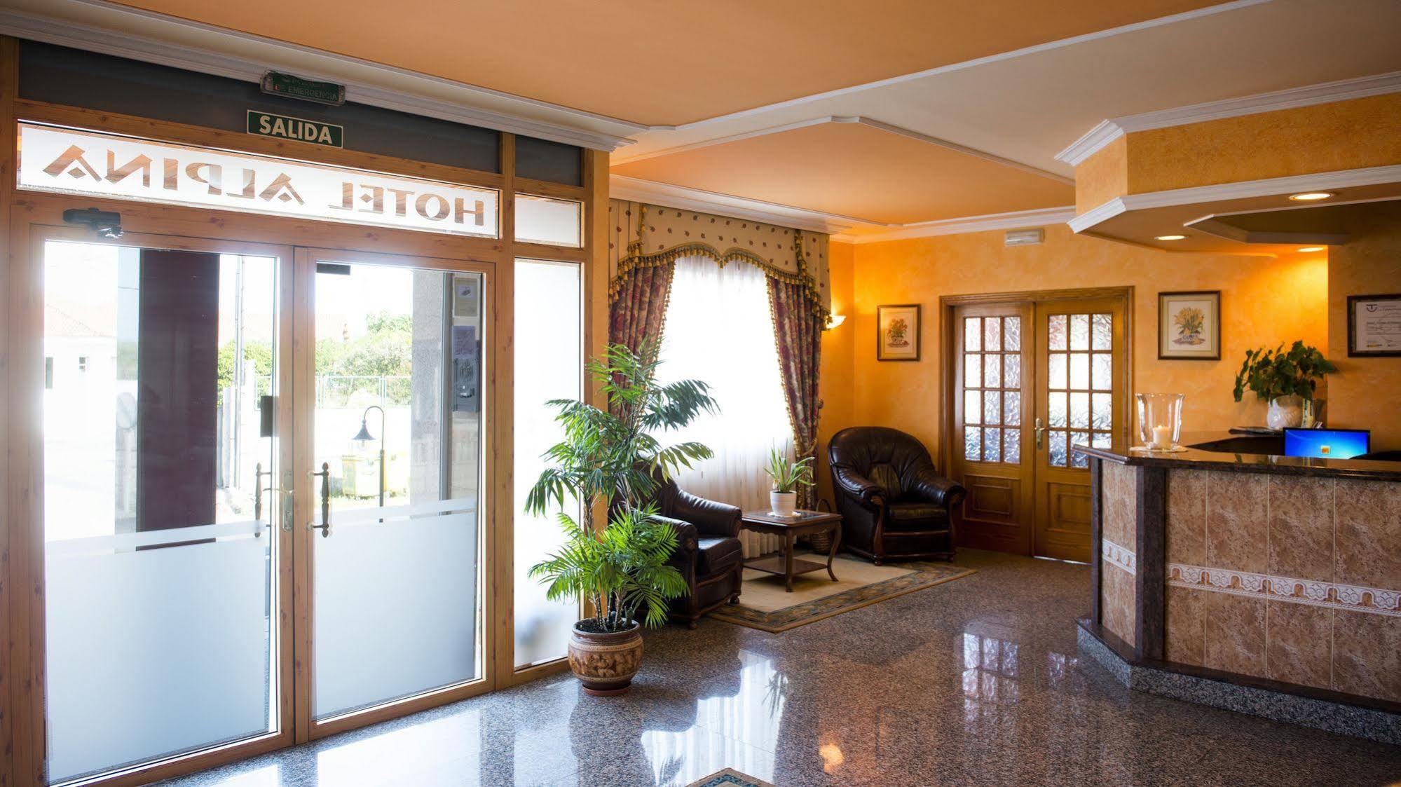 Hotel Alpina Villanueva De Arosa Esterno foto