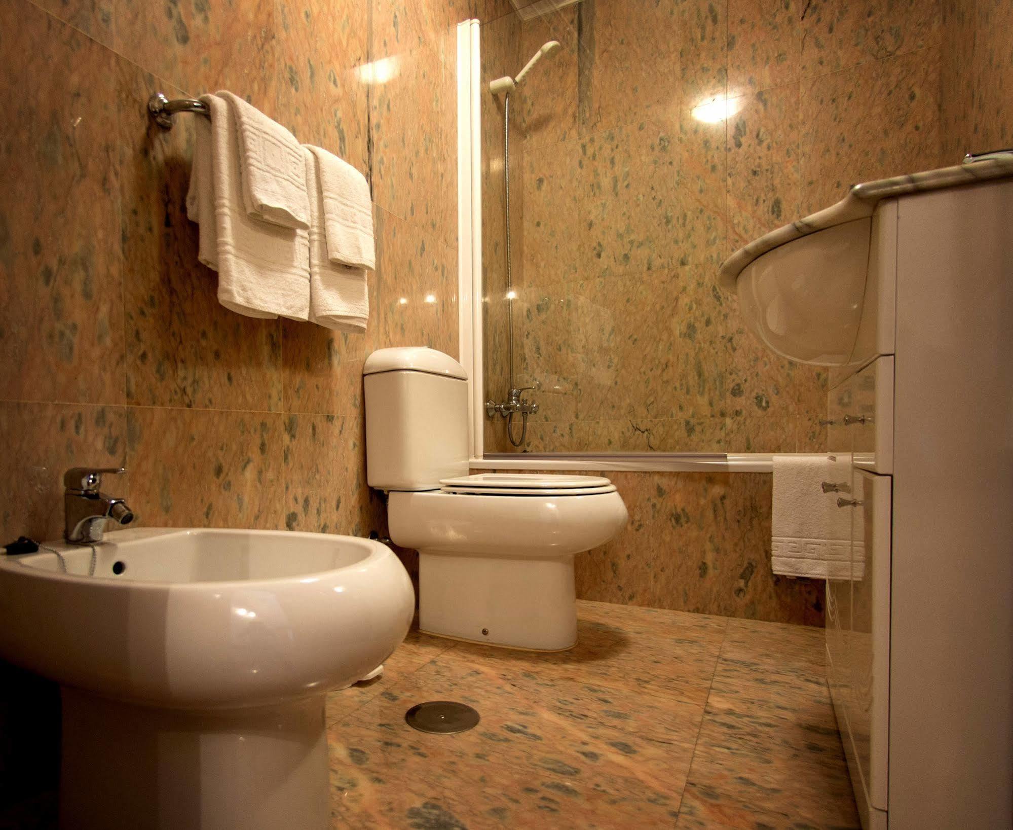 Hotel Alpina Villanueva De Arosa Esterno foto
