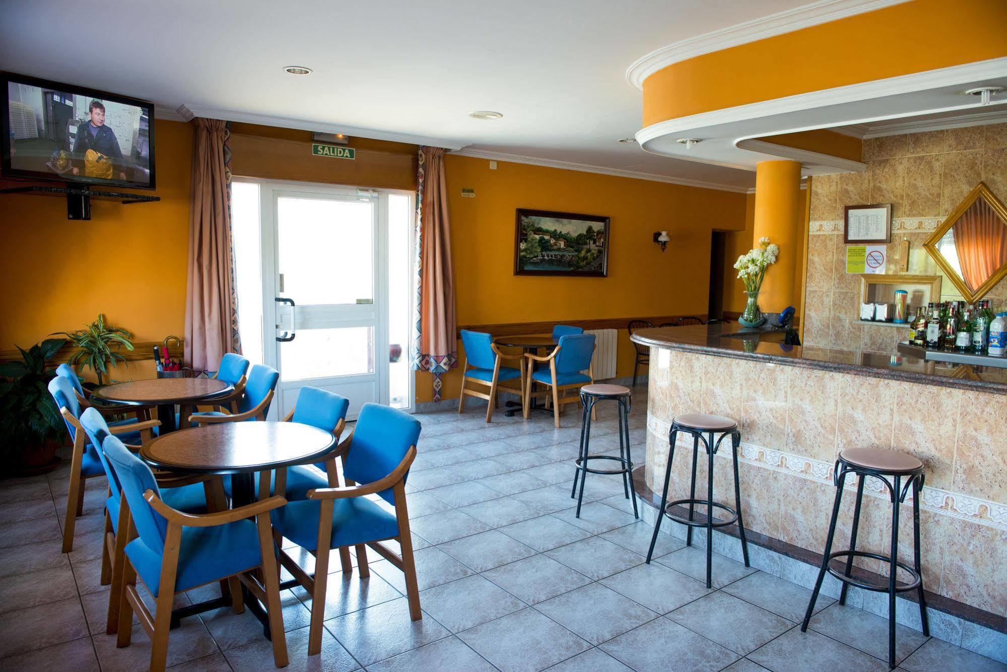 Hotel Alpina Villanueva De Arosa Esterno foto