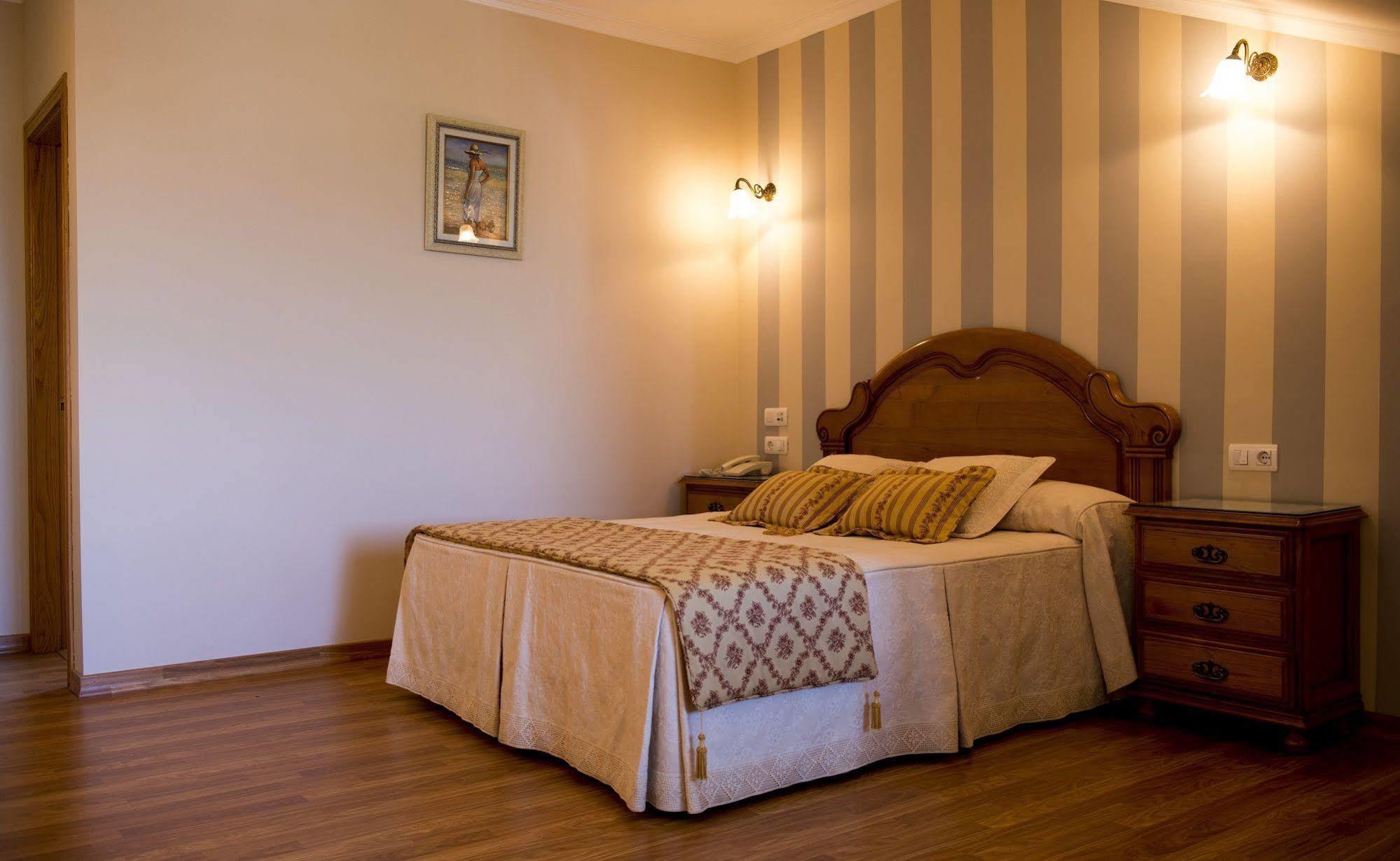Hotel Alpina Villanueva De Arosa Esterno foto