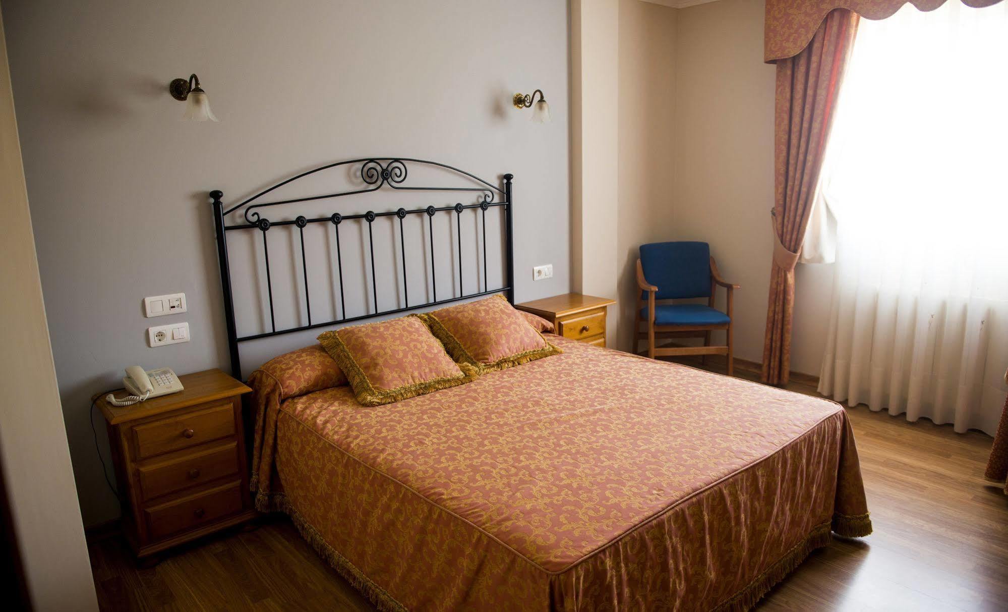 Hotel Alpina Villanueva De Arosa Esterno foto